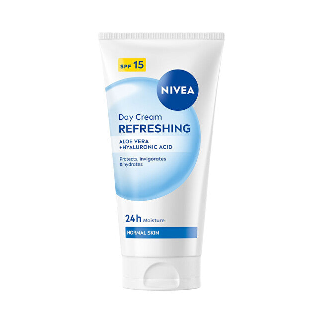 Moisturizing day cream for normal and combination skin SPF 15 Essential (Day Cream) 50 ml